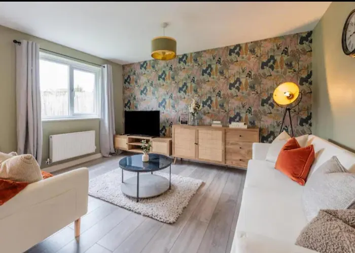 Charming Whitehurst Drive Nest In Manchester
