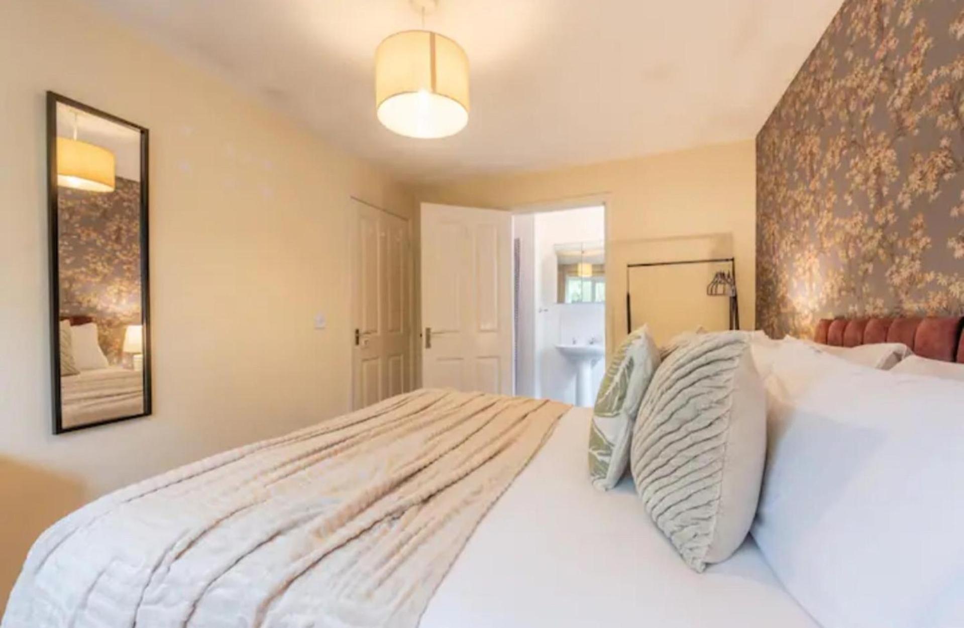 Charming Whitehurst Drive Nest In * Manchester