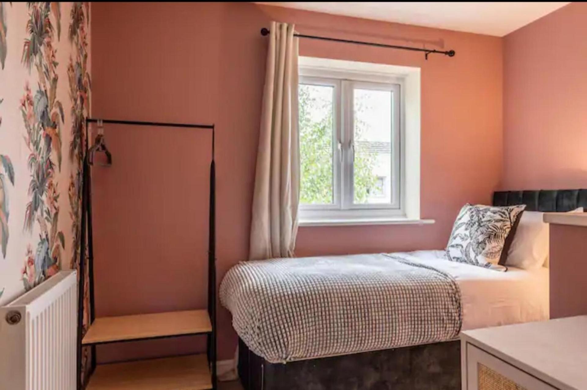 Charming Whitehurst Drive Nest In Holiday home *