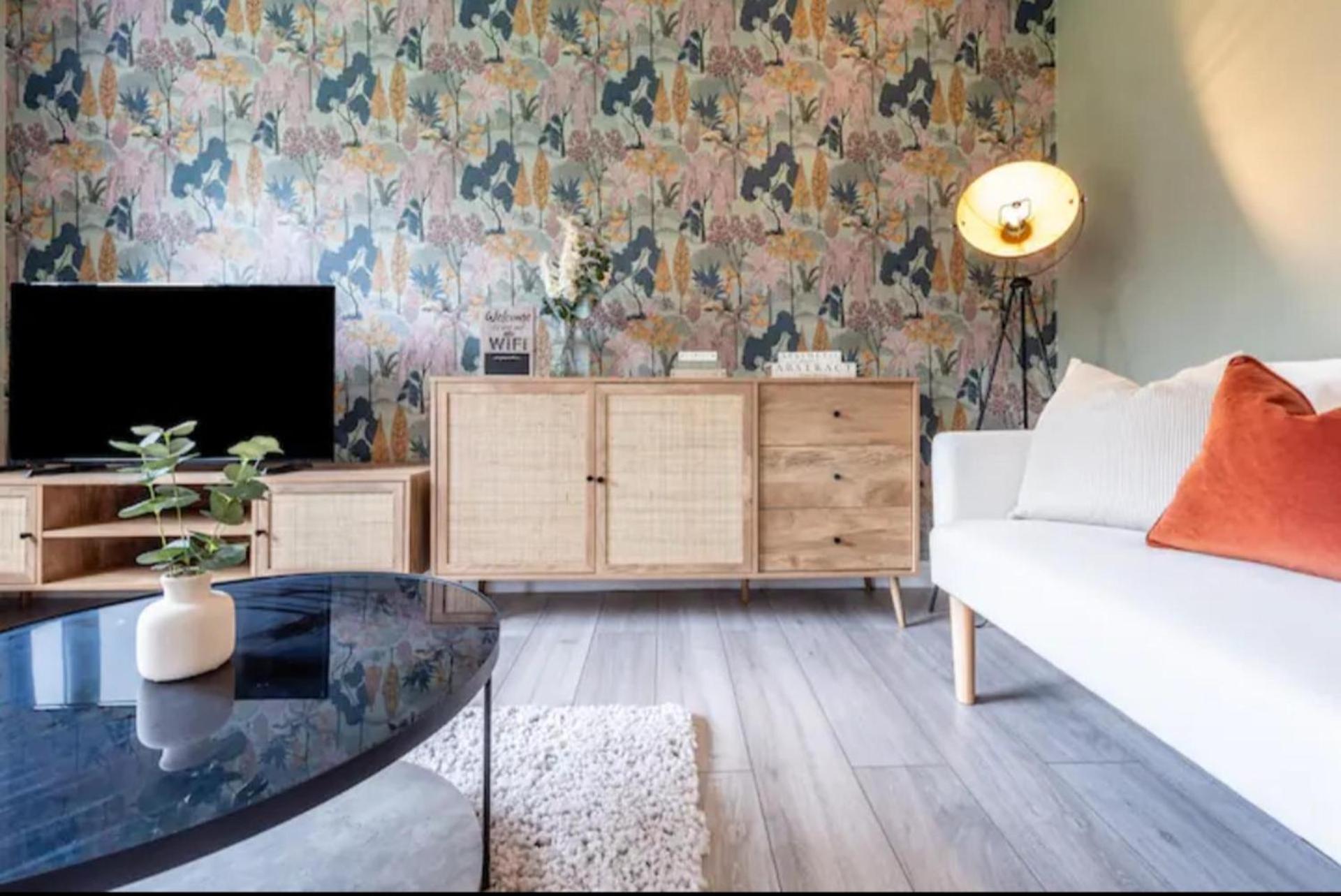 Holiday home Charming Whitehurst Drive Nest In Manchester